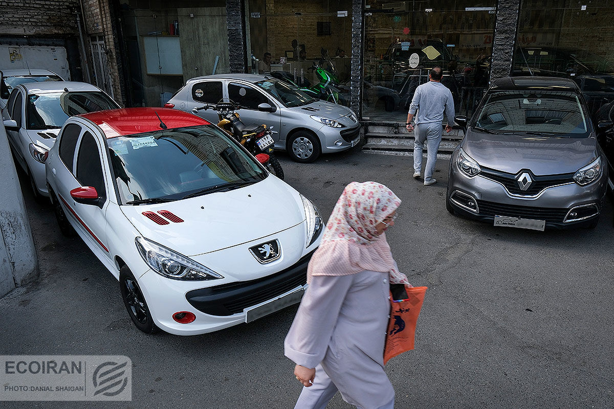 نوسان در بازار خودروهای مونتاژی‌ و داخلی‌ / «پژو i 207 اتوماتیک » 35 میلیون ارزان شد و از باشگاه میلیاردی‌ها خارج شد +جدول‌قیمت