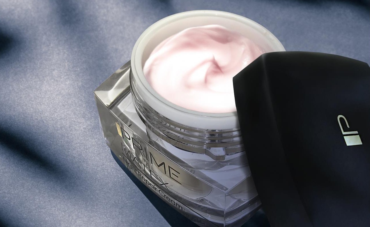 چرا استفاده از کرم‌های آنتی‌اکسیدان و مغذّی شب (Night Cream) برای ترمیم پوست ضروری است؟