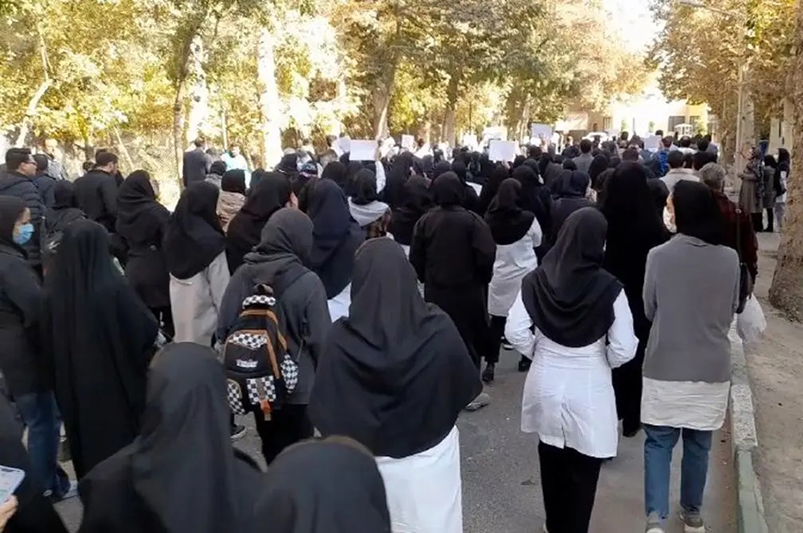 سنگ‌اندازی سازمانهای دولتی در مسیر اجرای مصوبات کارگروه ویژه پرستاری رئیس جمهور