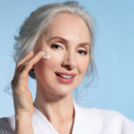 مراقبت از پوست در دوران سالمندی و روش‌های مؤثر مقابله با چین و چروک