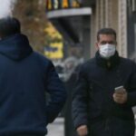 معاون وزارت بهداشت: هوای آلوده شیوع آنفلوآنزا را ۱۰ برابر می‌کند | مینو محرز: مردم از خانه بیرون نیایند