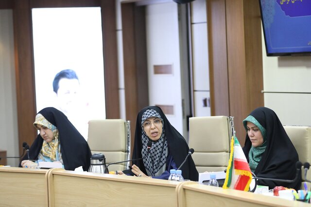 نشست فراکسیون زنان مجلس با وزیر بهداشت؛ سند سلامت بانوان تدوین میشود سند سلامت بانوان و کودکان در راه است؛ زیرساختها آماده میشود