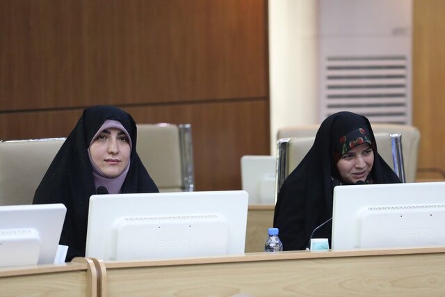 نشست فراکسیون زنان مجلس با وزیر بهداشت؛ سند سلامت بانوان تدوین میشود سند سلامت بانوان و کودکان در راه است؛ زیرساختها آماده میشود