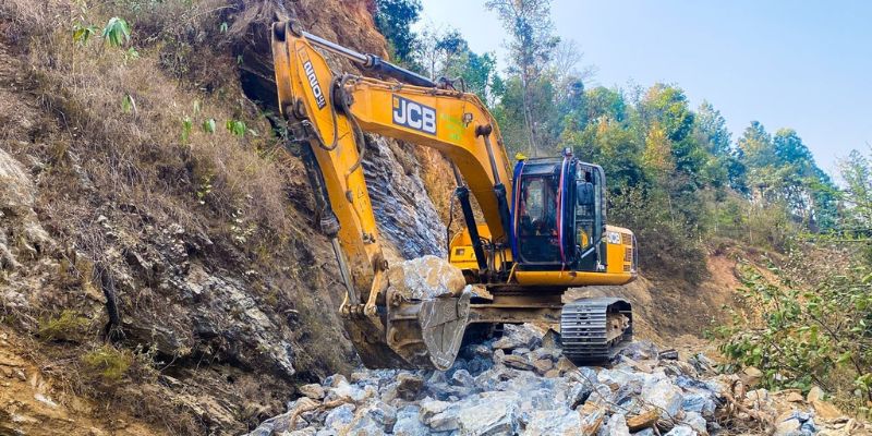 نمایندگی انواع قطعات بیل مکانیکی وارداتی خرید سوزن انژکتور بیل مکانیکی