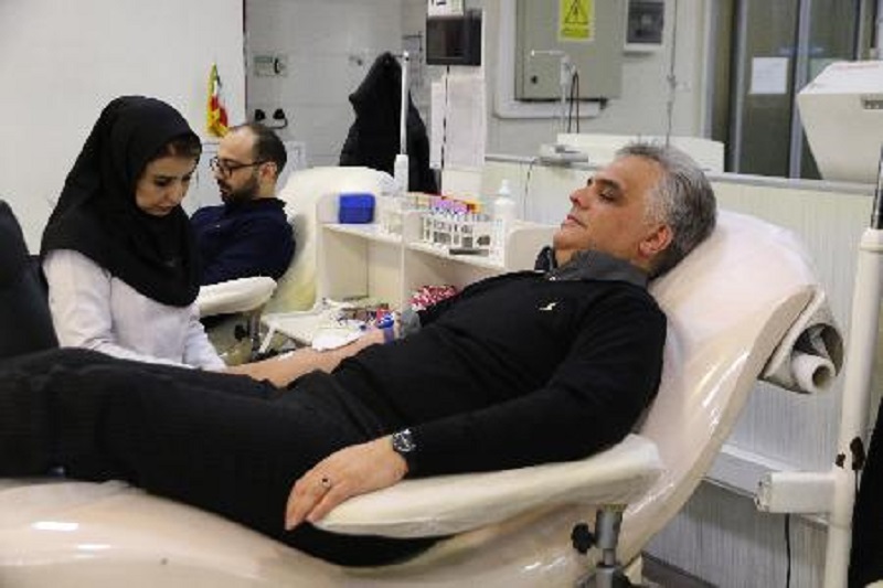 اهدای خون رئیس سازمان نظام پرستاری برای ترویج فرهنگ مشارکت داوطلبانه