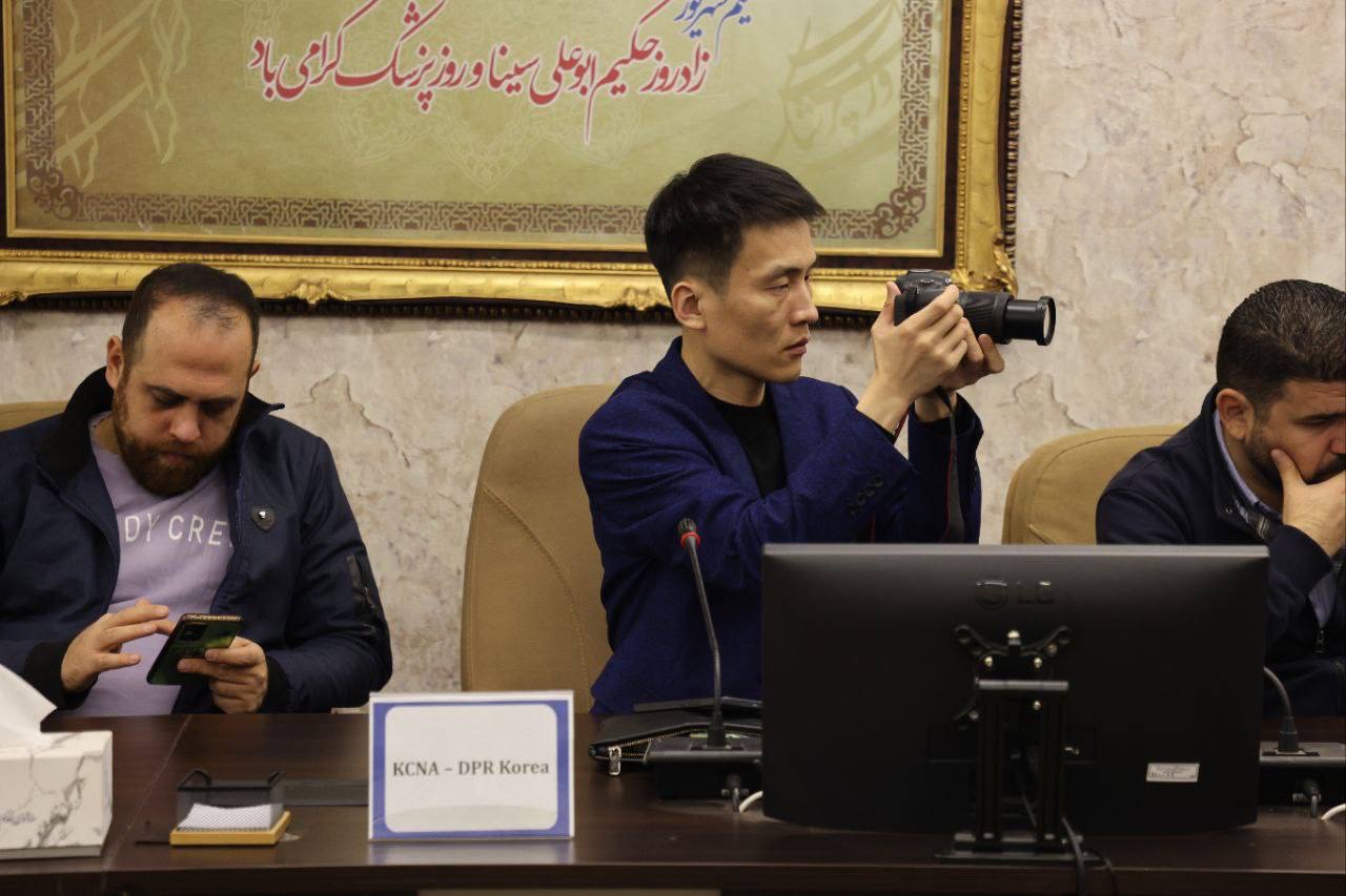 برگزاری نشست خبری رئیس کل سازمان نظام پزشکی با رسانه‌های خارجی