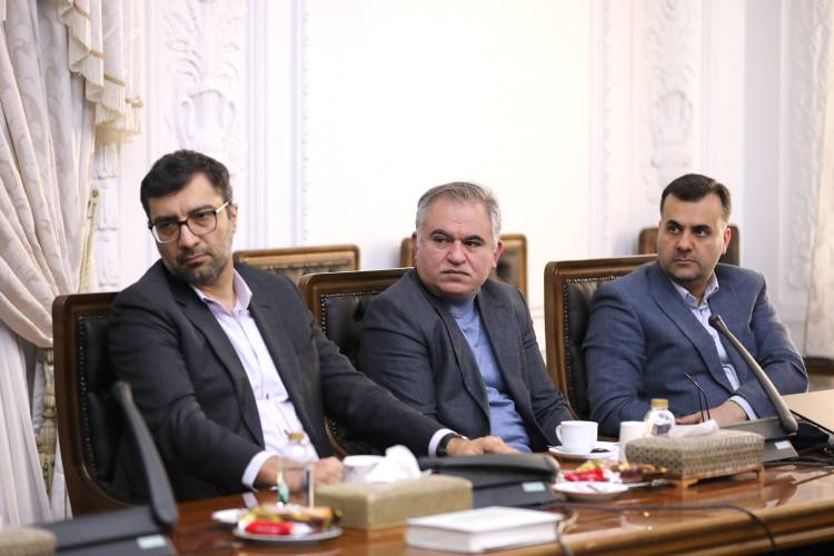 جلسه فعالان تجهیزات پزشکی با رئیس جمهور، وزیر بهداشت، رئیس بانک مرکزی و رئیس سازمان برنامه و بودجه