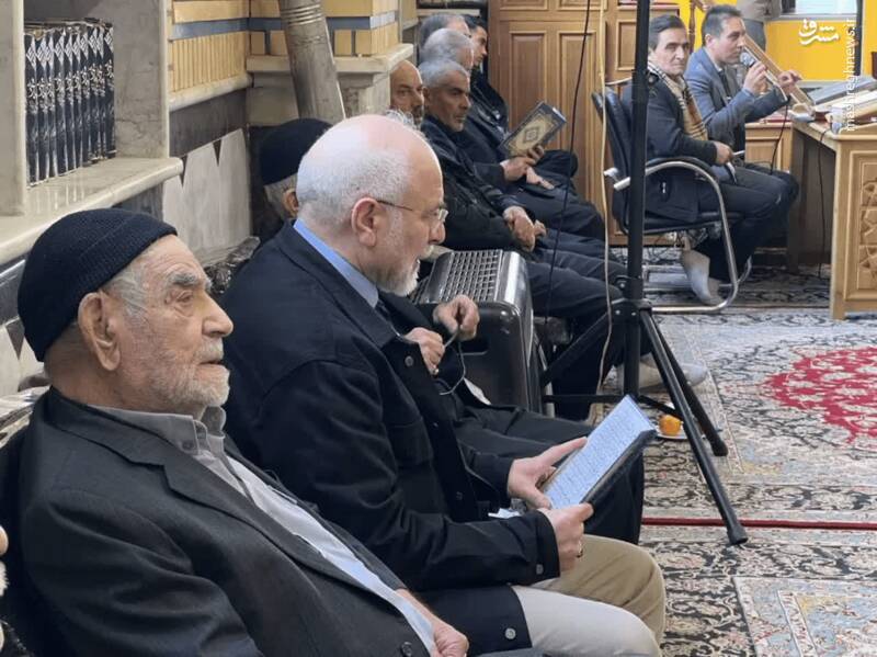 حضور قالیباف در یک مراسم ختم همراه با پدرش حضور قالیباف در یک مراسم ختم همراه با پدرش