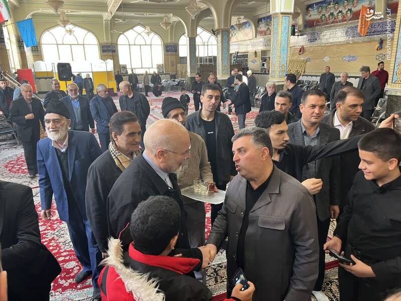 حضور قالیباف در یک مراسم ختم همراه با پدرش حضور قالیباف در یک مراسم ختم همراه با پدرش