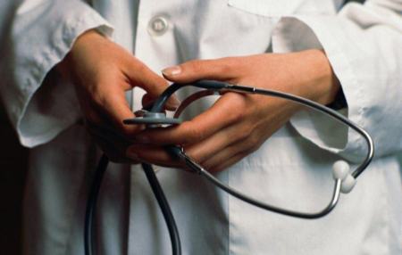 رئیس سازمان نظام پزشکی: بیش از ۳۰ هزار پزشک عمومی طبابت نمی‌کنند