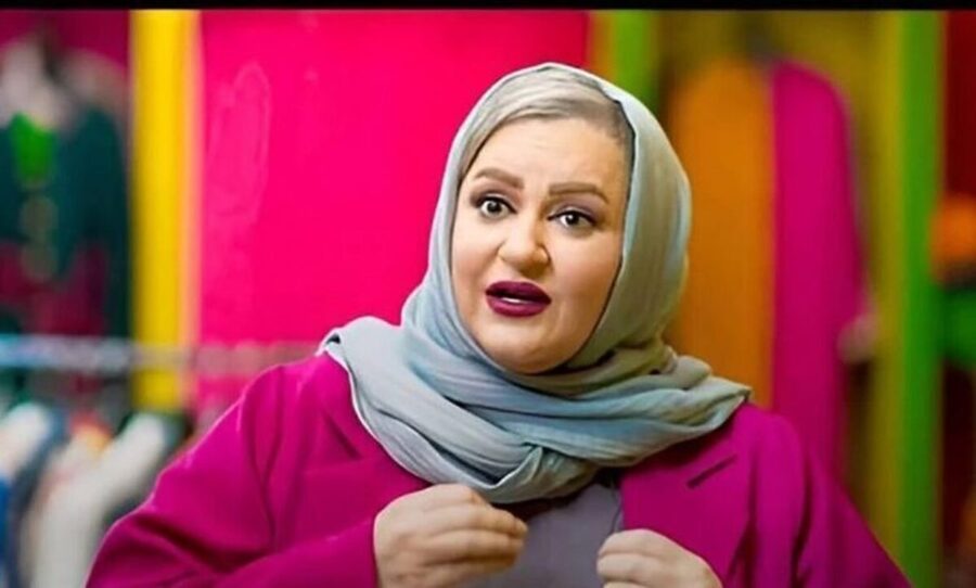 شمع روشن کردن نعیمه نظام‌دوست در خیابان+ عکس