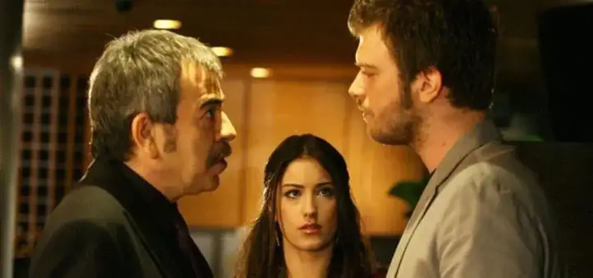 قاب عاشقانه بازیگر سریال عشق ممنوع در روز ولنتاین+ عکس