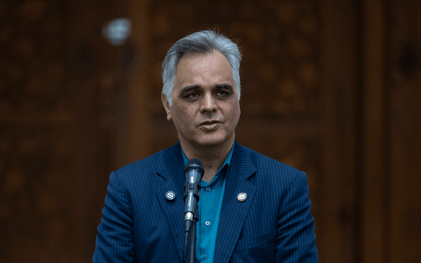 هر پرستار در عمل به جای 3 نفر کار می کند