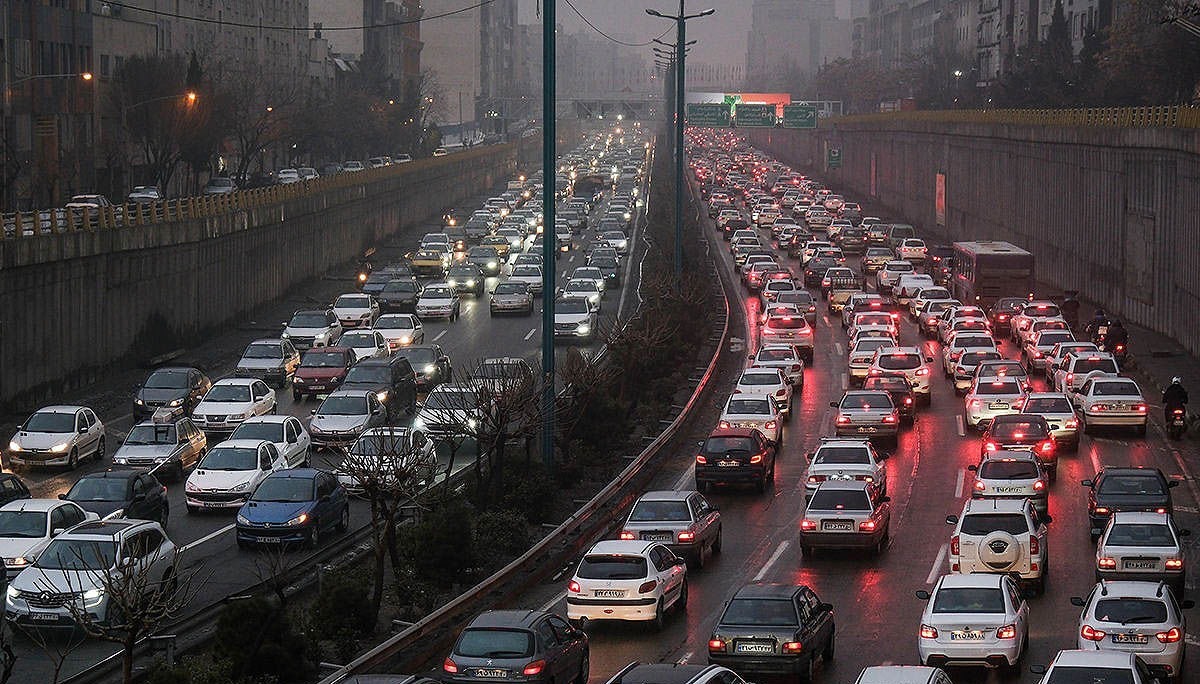 وضعیت ترافیکی تهران / ترافیک اکثر بزرگراه‌ها و معابر روان هستند