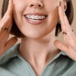 سن مناسب برای ارتودنسی بزرگسالان؛ آیا برای داشتن لبخند رویایی دیر شده است؟