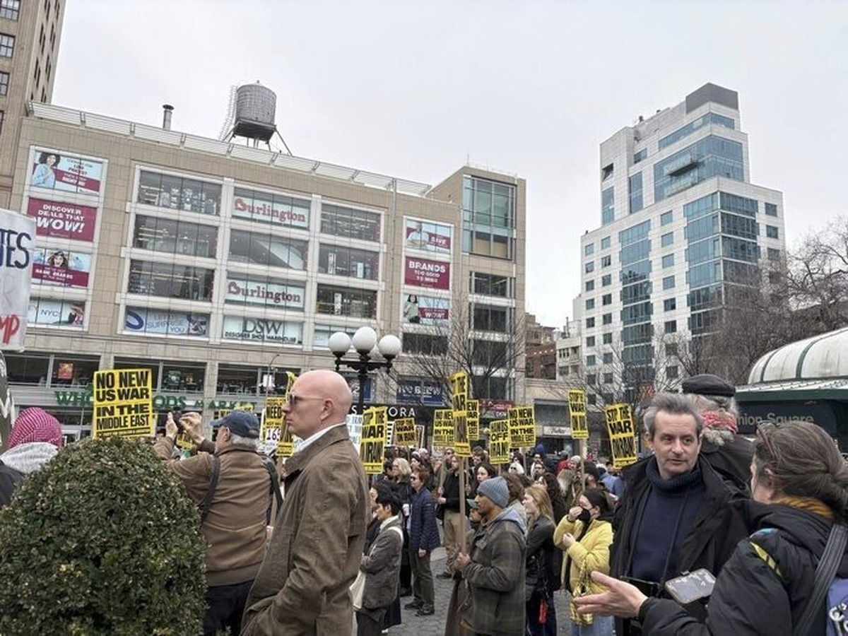 معترضان در نیویورک خواستار توقف جنگ علیه ایران شدند