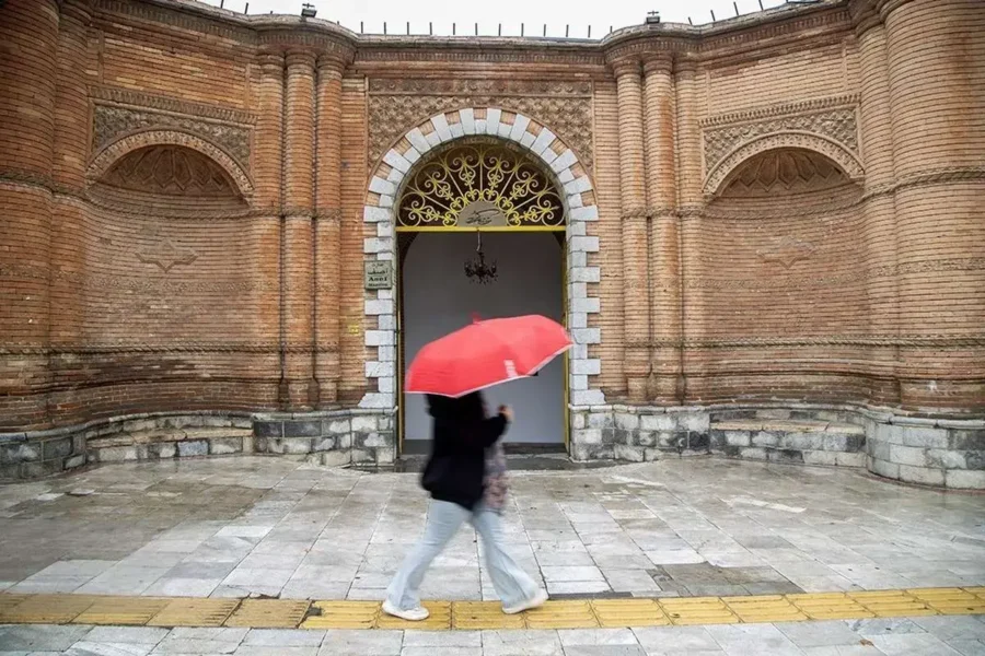 بارش باران بهاری در حافظیه و سعدیه شیراز+ عکس