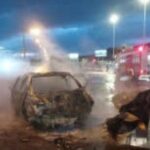 برخورد پژو ۴۰۵ و پارس در جاده اراک- قم منجر به آتش‌گرفتن خودروها شد