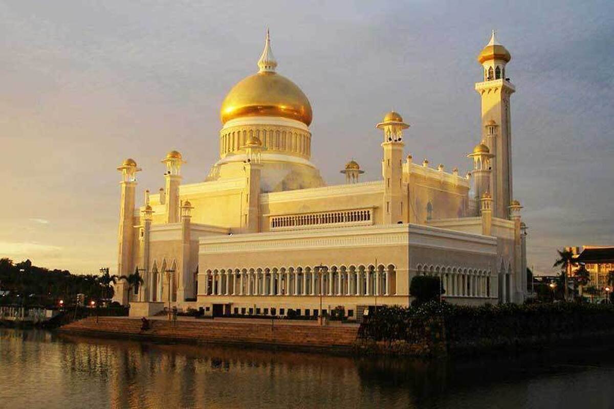 بزرگ‌ترین قصر مسکونی جهان متعلق به چه کسی است؟+ عکس