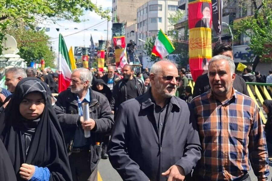 حضور رئیس دفتر پزشکیان در مراسم چهلم رهبر شهید