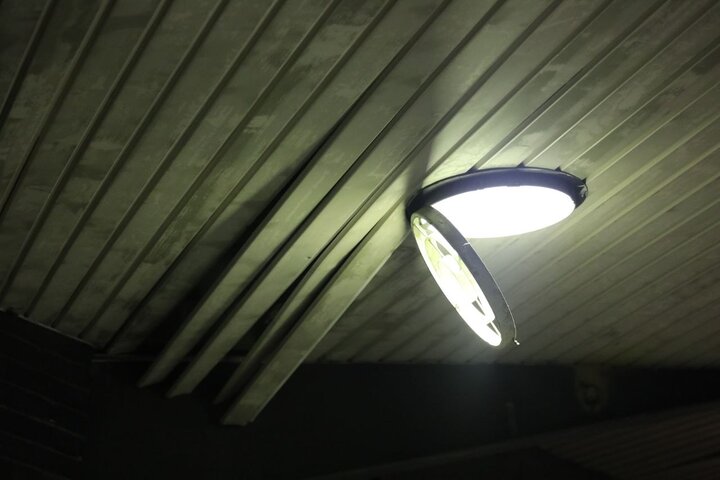 خسارت وارده به سالن ایرانیان وزنه‌برداری پس از بمباران + عکس