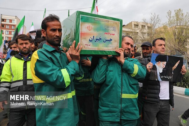 روایتی از خاموش جبهه پاکیزگی؛ قهرمانانی که شهادت را با «جارو» خریدند