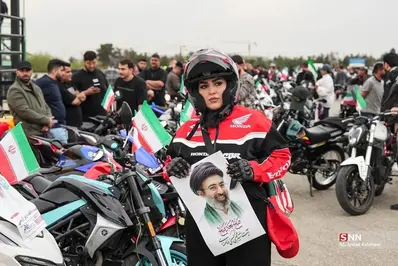 رژه زنان موتورسوار در میدان آزادی+ عکس