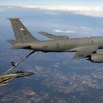 ماجرای پمپ بنزین‌های سیار در آسمان / چرا سوخت‌گیری هوایی خطرناک است؟