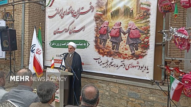 پورذهبی: ایستادگی مردم، نقطه قوت کشور در شرایط کنونی است