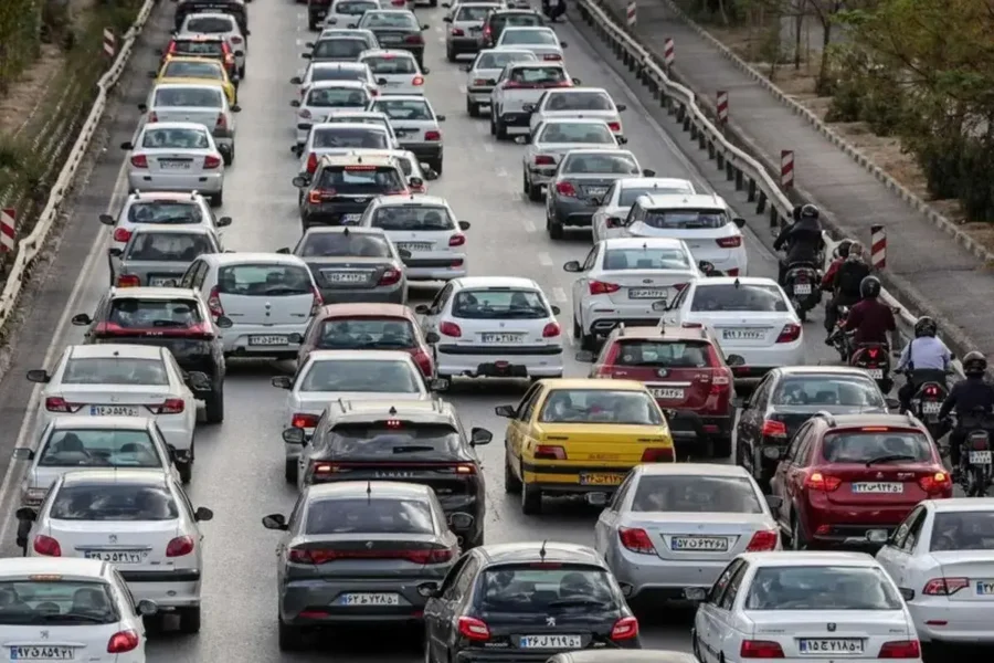 آخرین وضعیت ترافیکی و جوی جاده‌های کشور / ترافیک سنگین در محورهای ورودی تهران گزارش شد