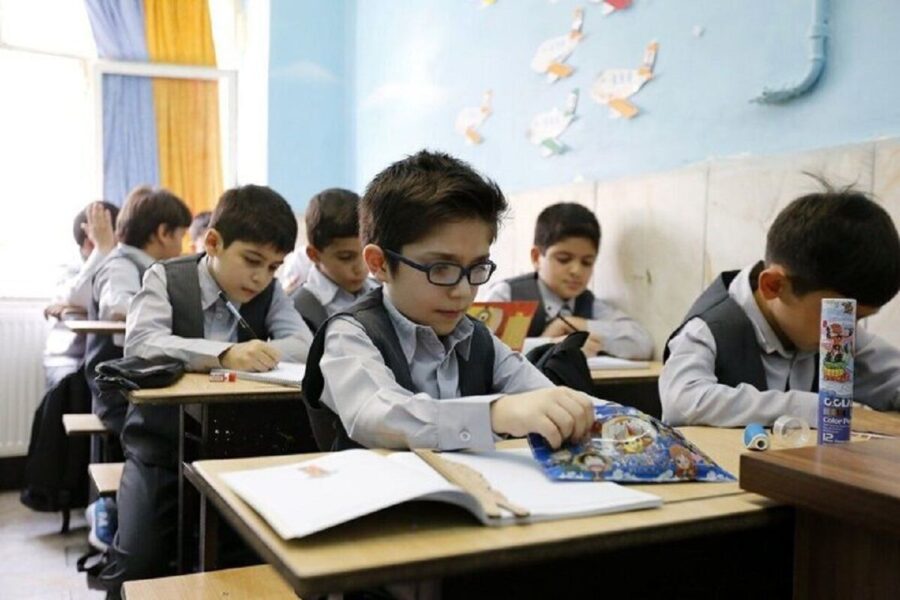 آغاز فرایند پیش‌ثبت‌نام الکترونیکی پایه اول ابتدایی از فردا/ متقاضیان جا نمانند