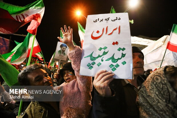 تدوام حضور زنجانی‌ها در میدان پیشتیبانی از رهبری و وطن