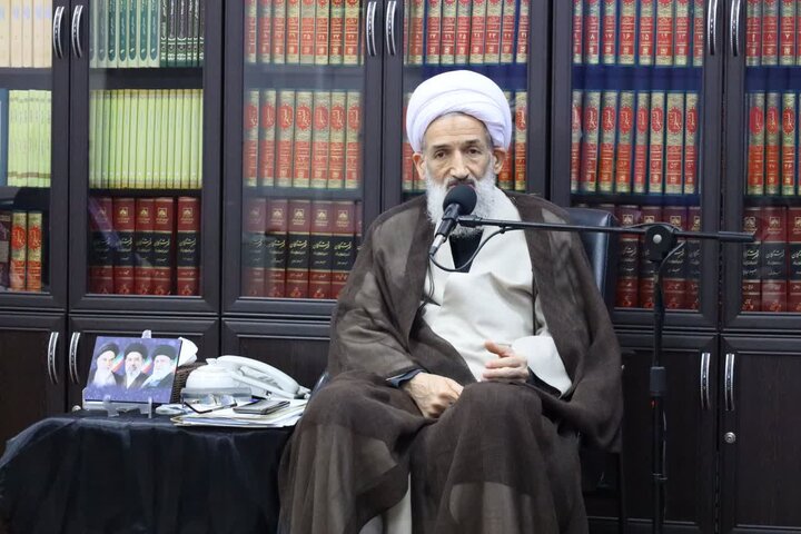مبلغان در کنار روایت عاشورا به مسائل کلان جامعه هم بپردازند