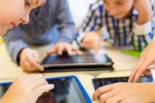 نسل آنلاین؛ راهکارهای علمی برای کاهش وابستگی کودکان به موبایل