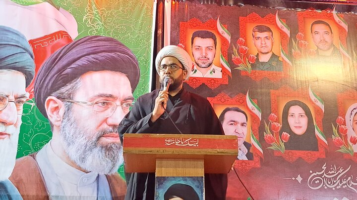 صیدی: برای عزت نزد خدا باید از دلبستگی‌ها دل کند