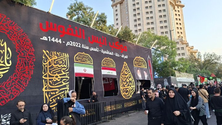 موکب عراقی‌ها در مسیر زائران حرم امام رضا(ع)