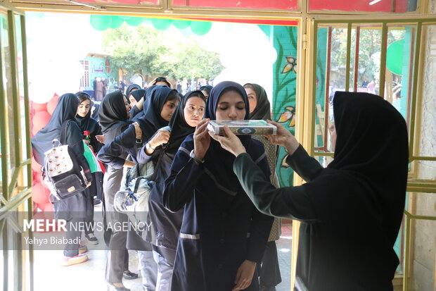 یک گام تا مهر؛ مدارس دزفول آماده میزبانی از دانشآموزان یک گام تا مهر؛ مدارس دزفول آماده میزبانی از دانشآموزان
